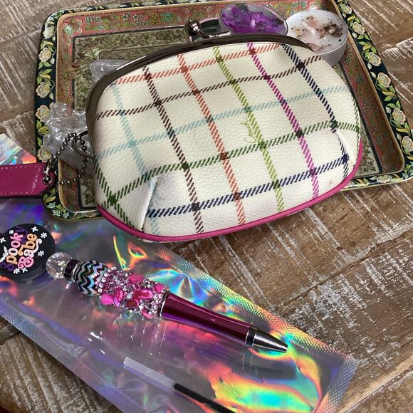 EUC, COACH Kiss lock Wallet/Coin Pouch with a Handcrafted Pen - Picture 5 of 7